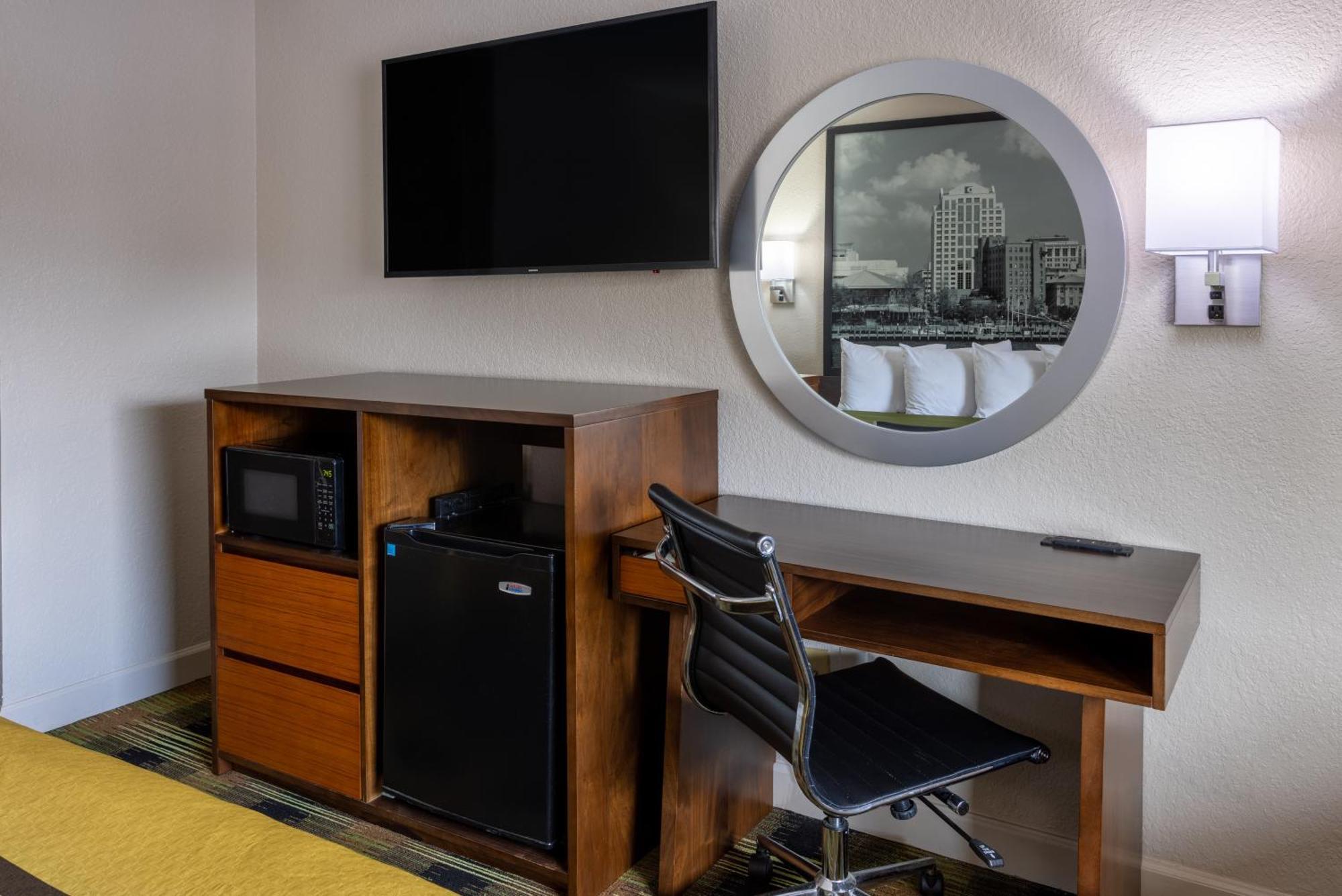 ซูเปอร์ 8 บาย วินด์แฮม วิลเลียมสเบิร์ก/ฮิสตอริก แอเรีย Hotel วิลเลียมส์เบิร์ก ภายนอก รูปภาพ